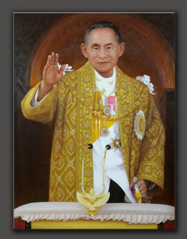 泰国国王普密蓬·阿杜德肖像油画