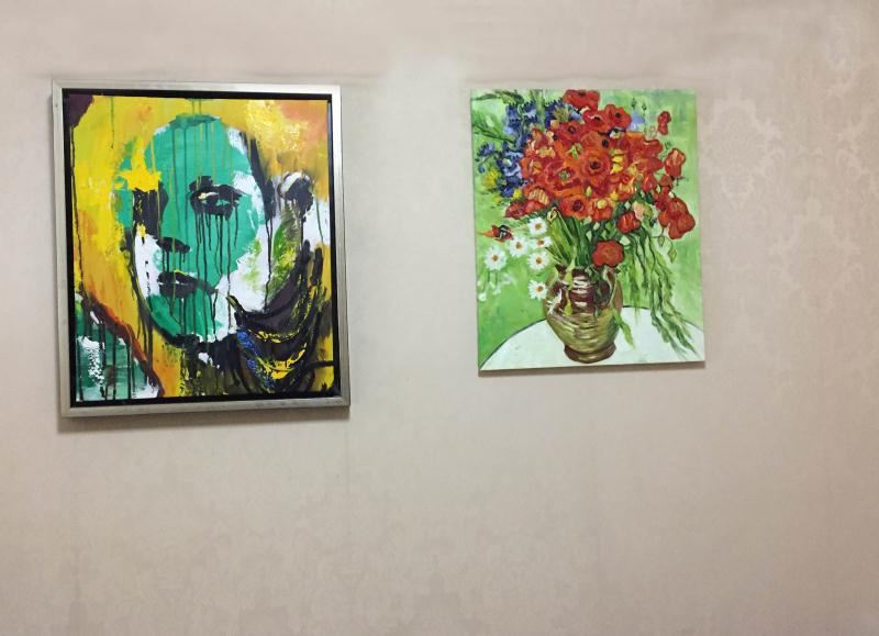 一个客人家里挂的实物雏菊与罂粟花油画